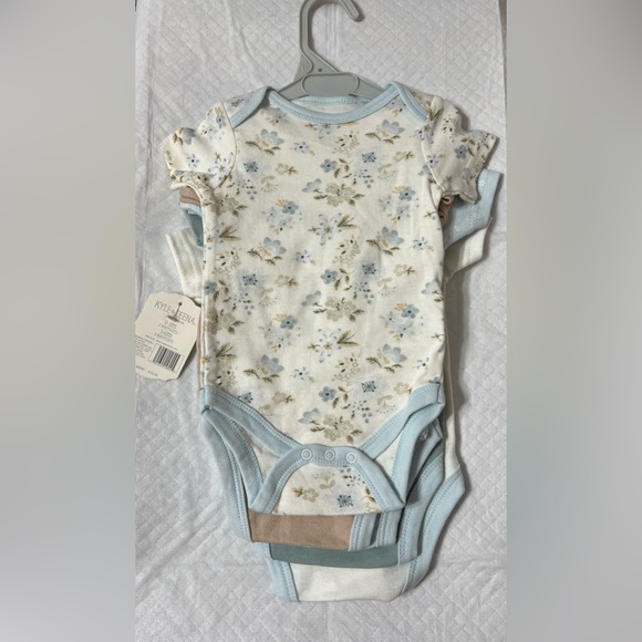 Kyle and Deena 5 piece grow with me onesie set 0-3mth 3-6 mth light blues NWT - Picture 7 of 12